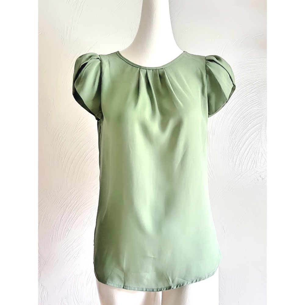 SHEIN Light Sage Green Blouse Short Tulip Style Split Cap Sleeve Size Small NWOT